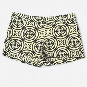 FINCH Patterned Black and Cream Women Shorts L